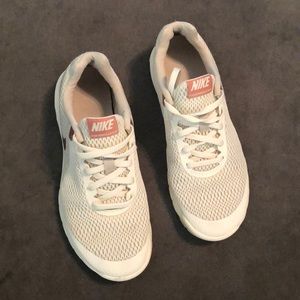 Women’s Used Nike Shoe